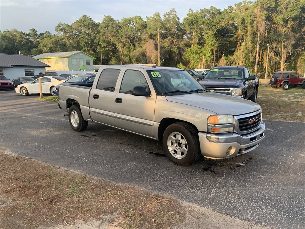 2005 GMC Sierra 2WD Crew Cab 6 1/2-ft SLE's photo