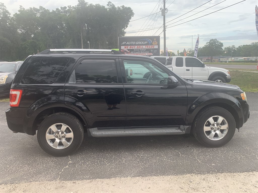 2010 Ford Escape Limited 2.5L 4WD's photo