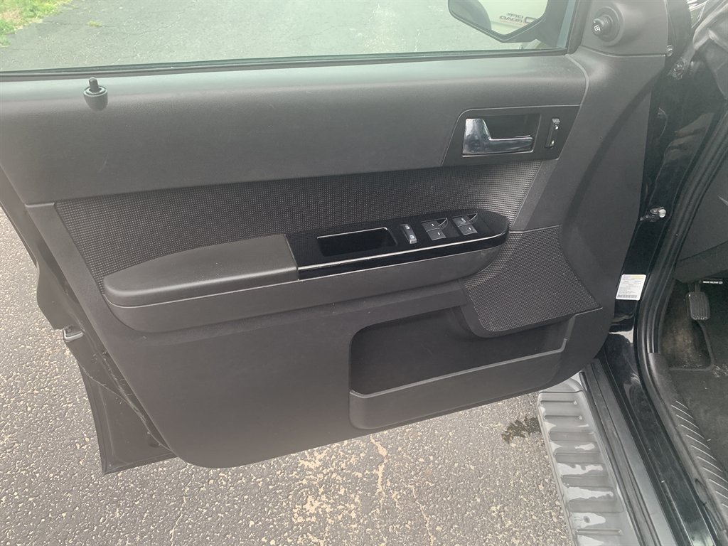 2010 Ford Escape Limited - Photo 10