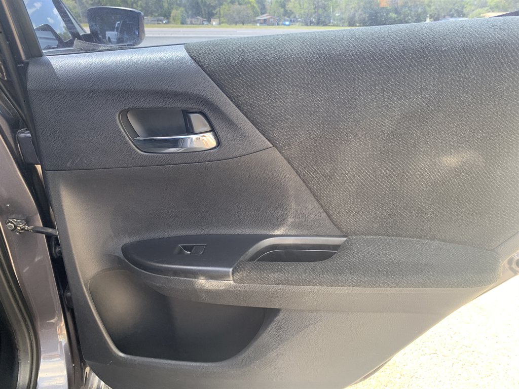 2013 Honda Accord LX - Photo 18