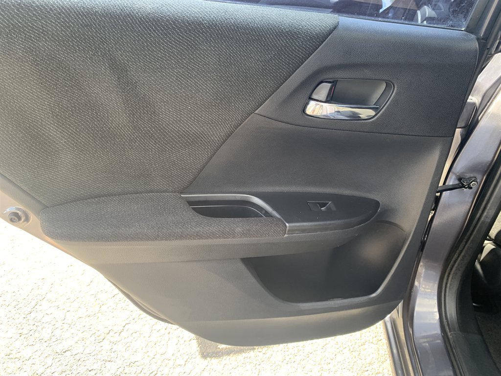 2013 Honda Accord LX - Photo 16