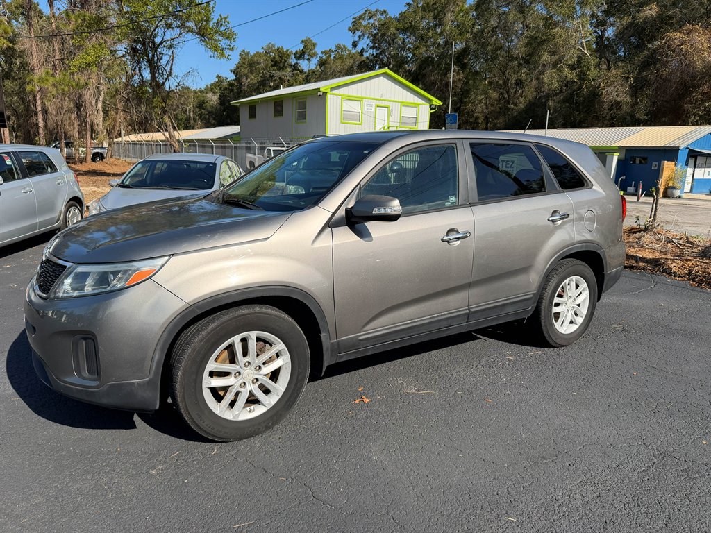 2014 Kia Sorento LX's photo