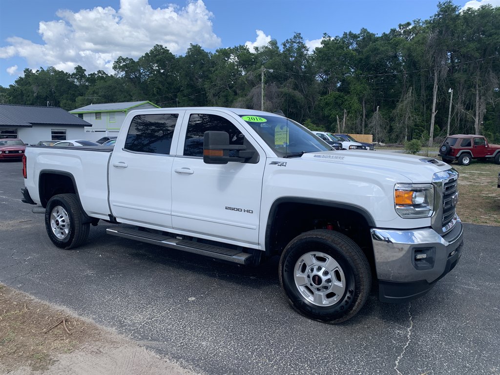 2018 GMC Sierra 4WD Crew Cab Long Box SLE's photo