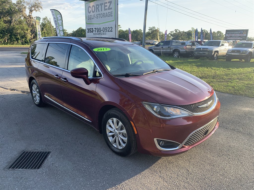 2018 Chrysler Pacifica Touring L Plus's photo